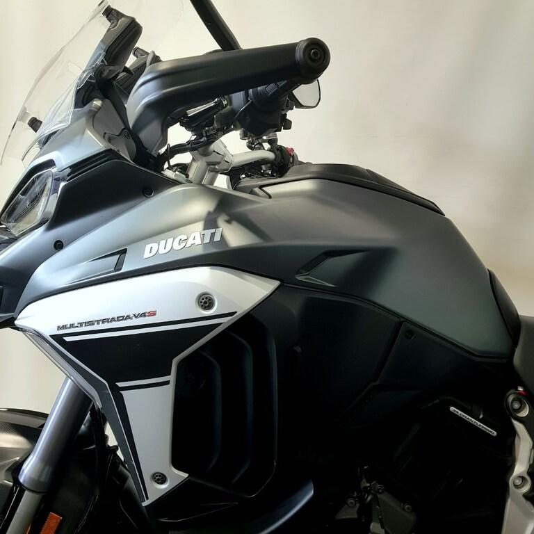 MULTISTRADA V4