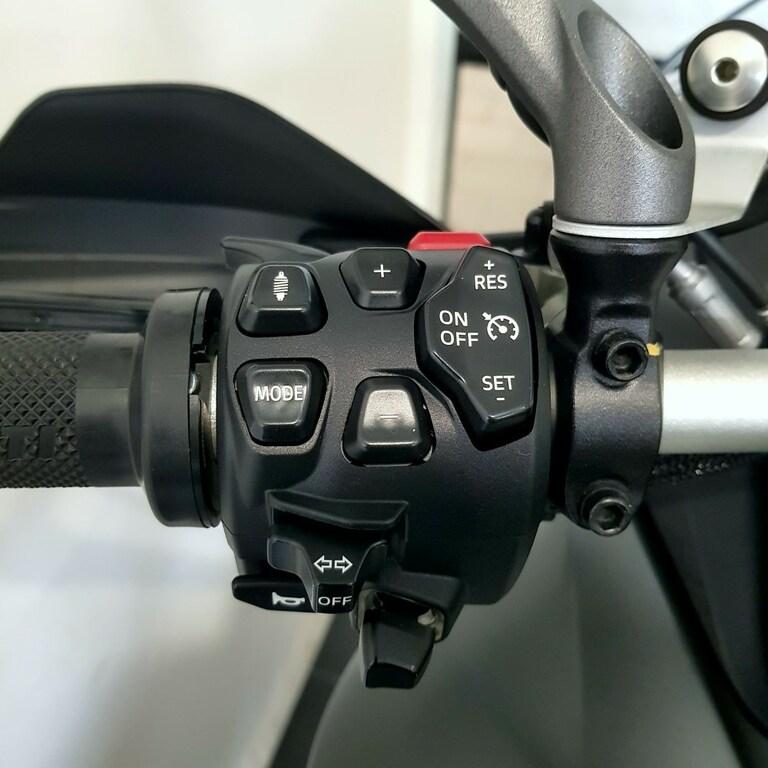 MULTISTRADA V4