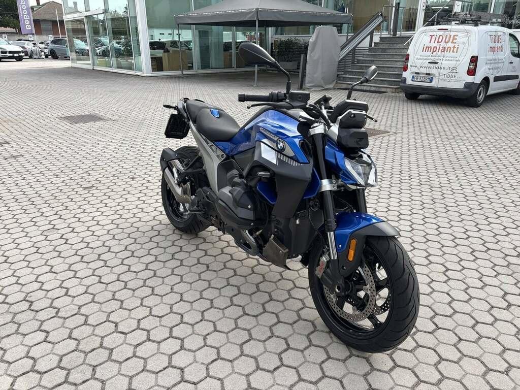 R 1300 R