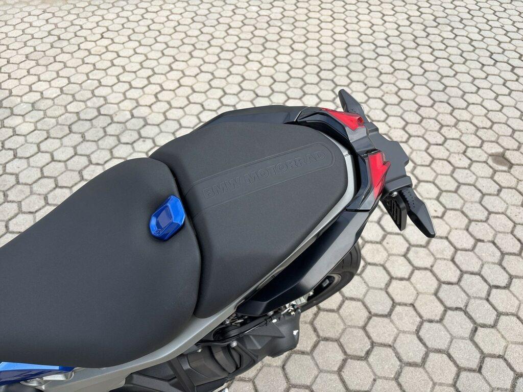 R 1300 R