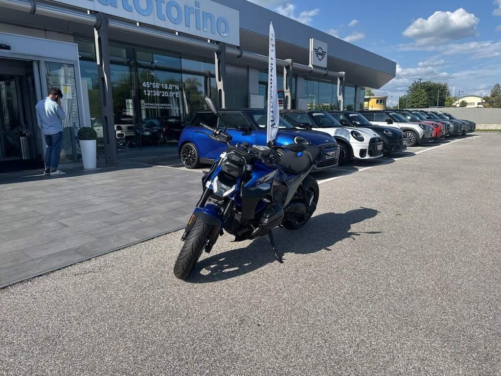 R 1300 R