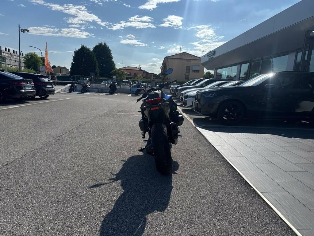 R 1300 R