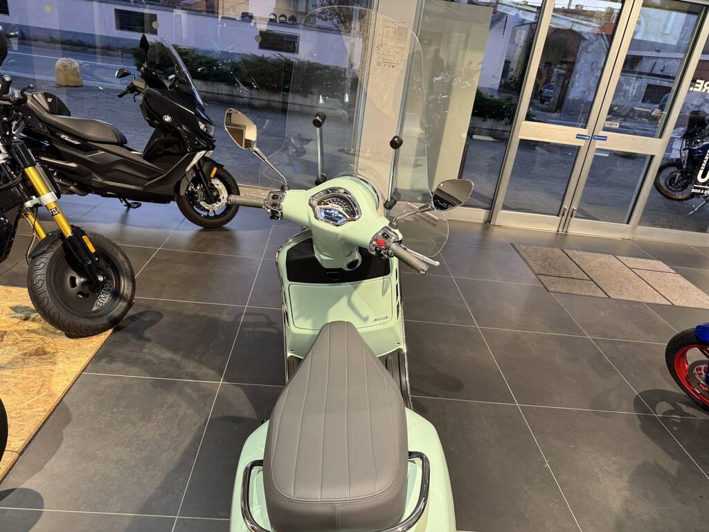 VESPA GTS 300