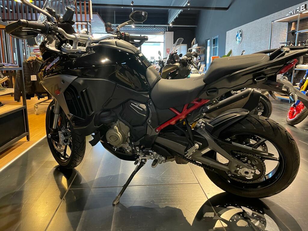 MULTISTRADA V4