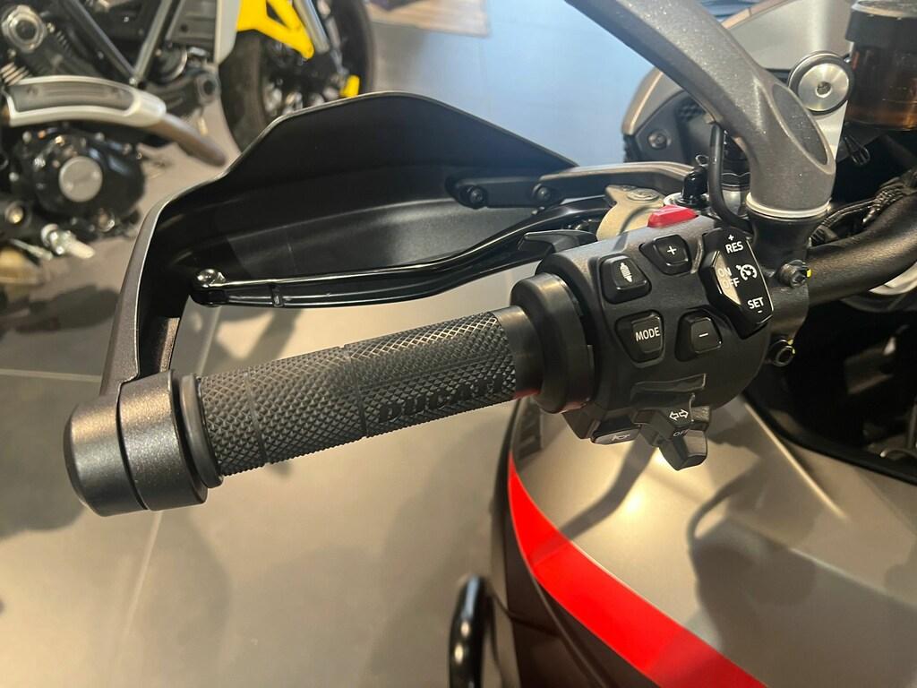 MULTISTRADA V4