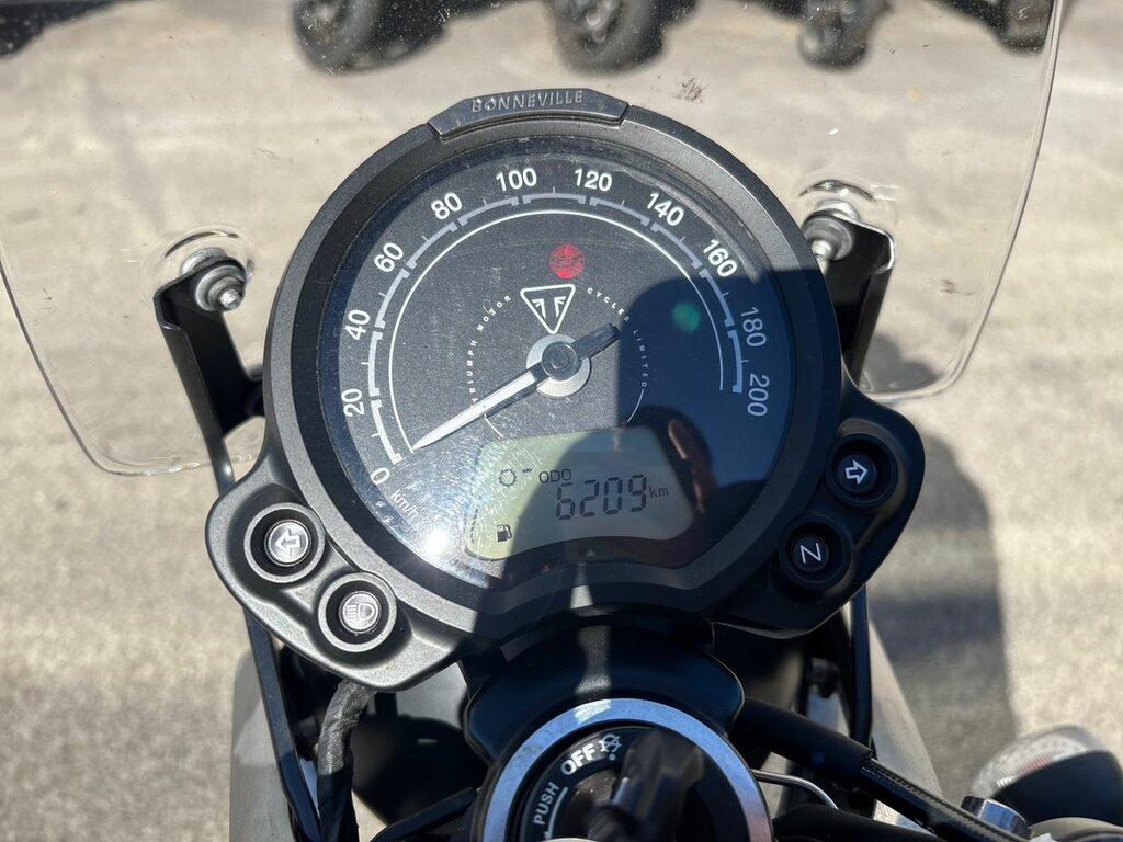 SPEED TWIN 900