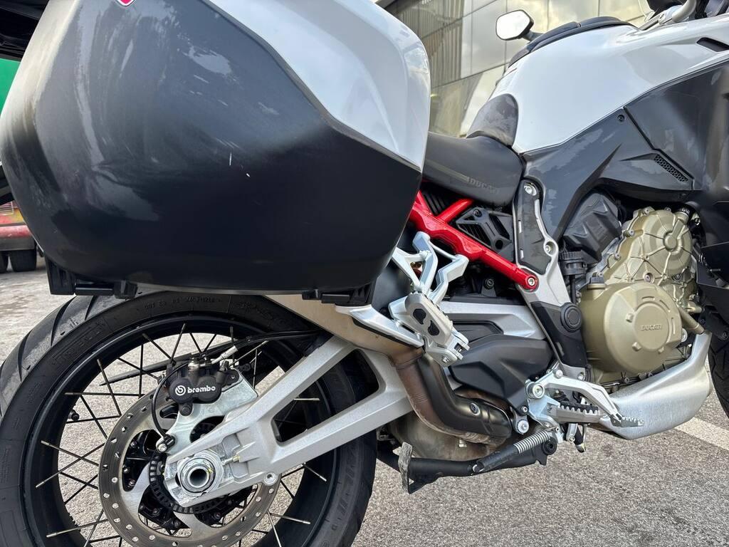 MULTISTRADA V4