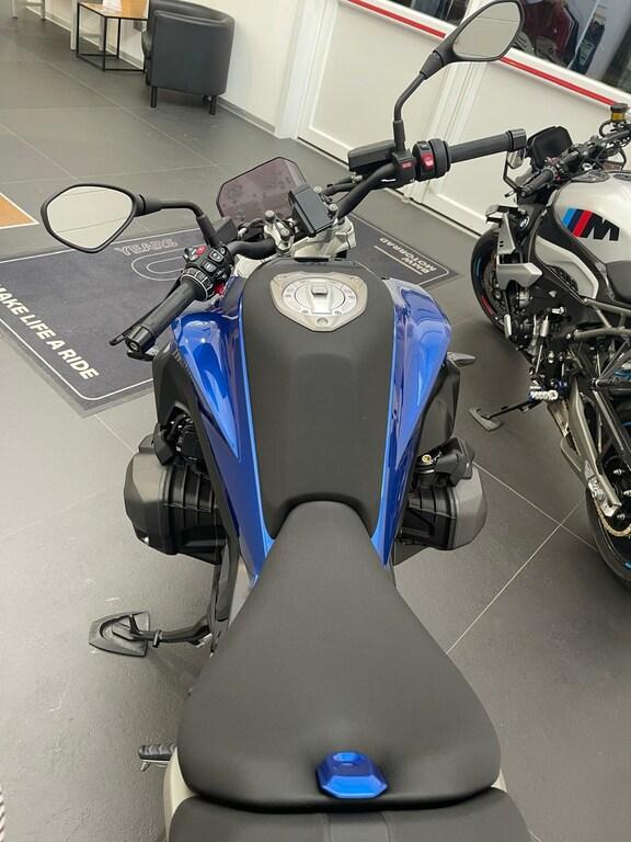 R 1300 R