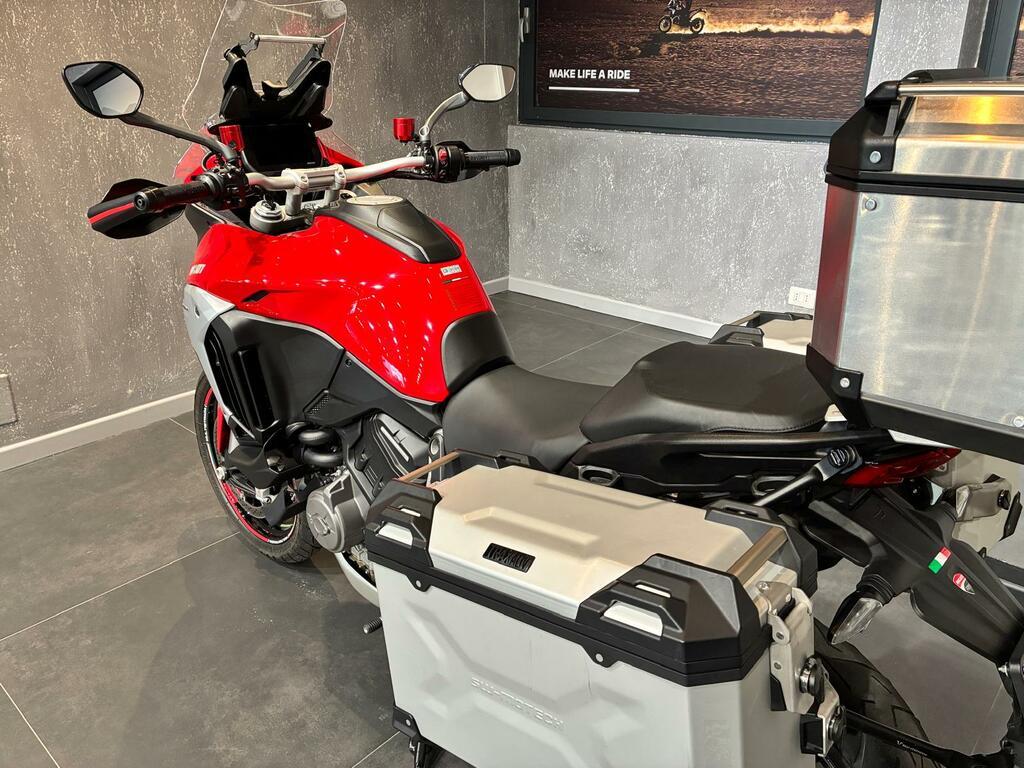 MULTISTRADA V4