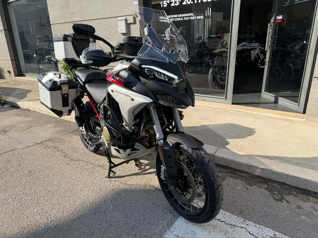 MULTISTRADA V4