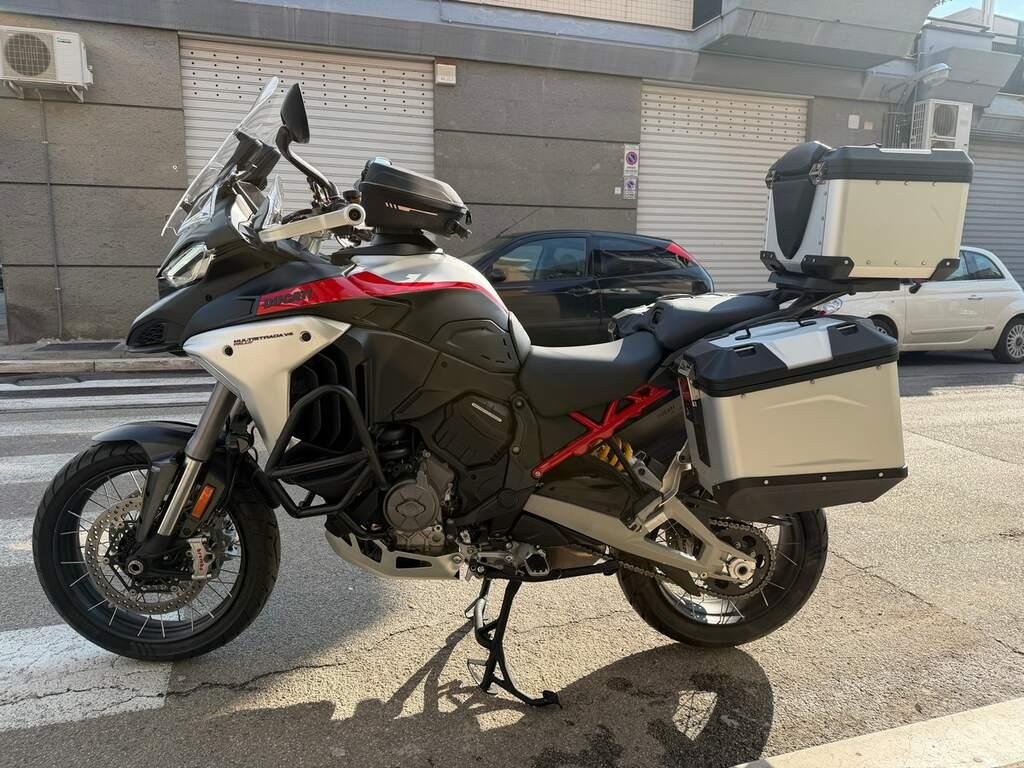MULTISTRADA V4