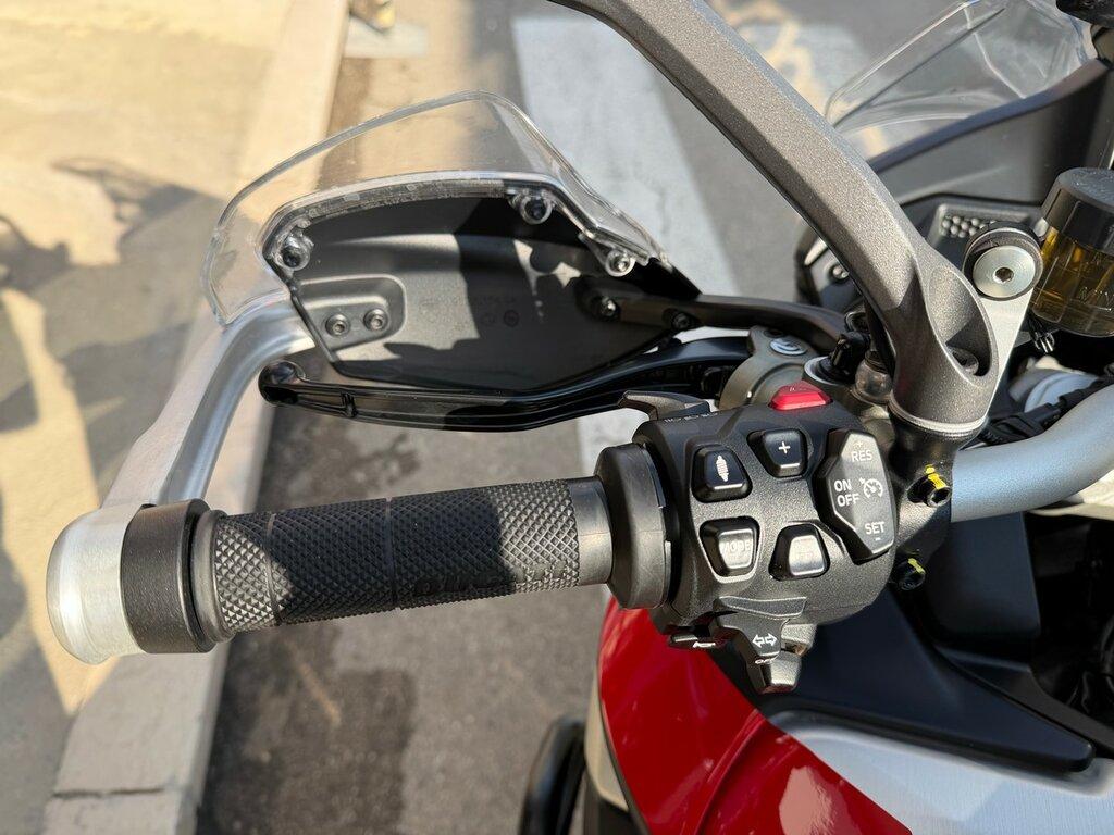 MULTISTRADA V4