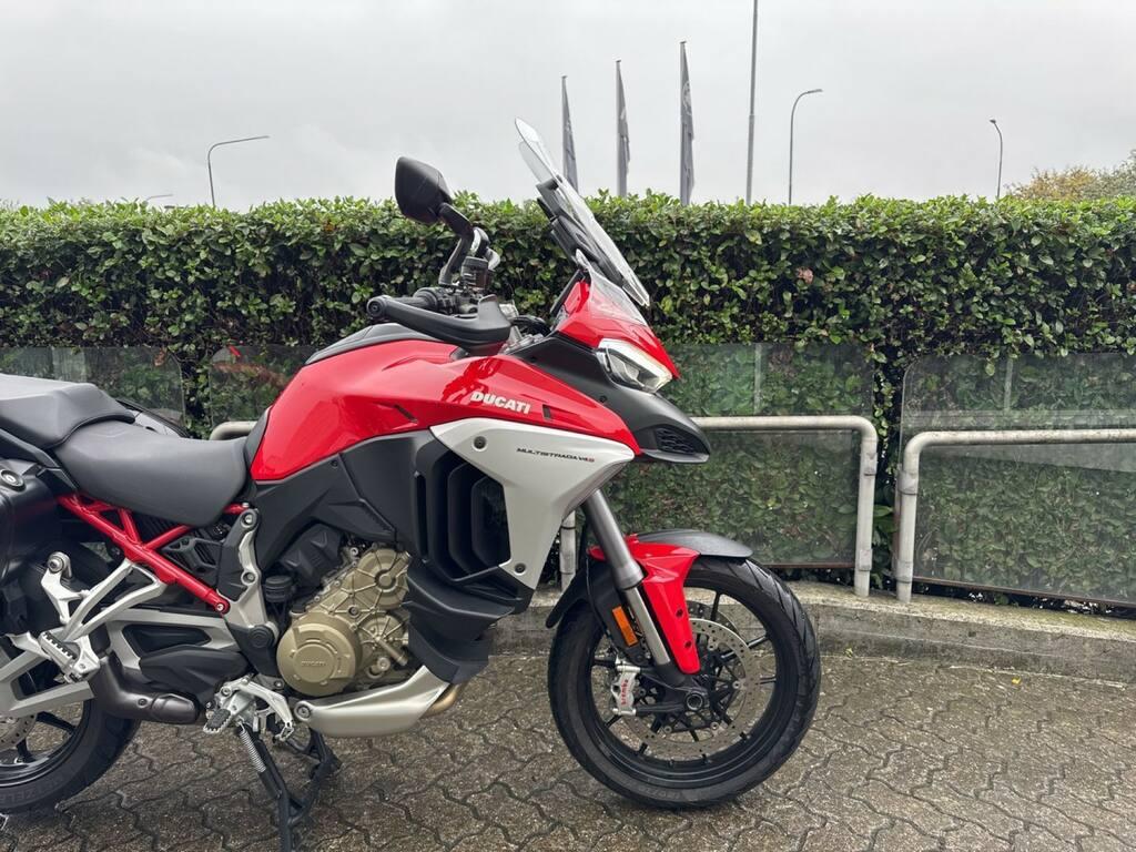 MULTISTRADA V4