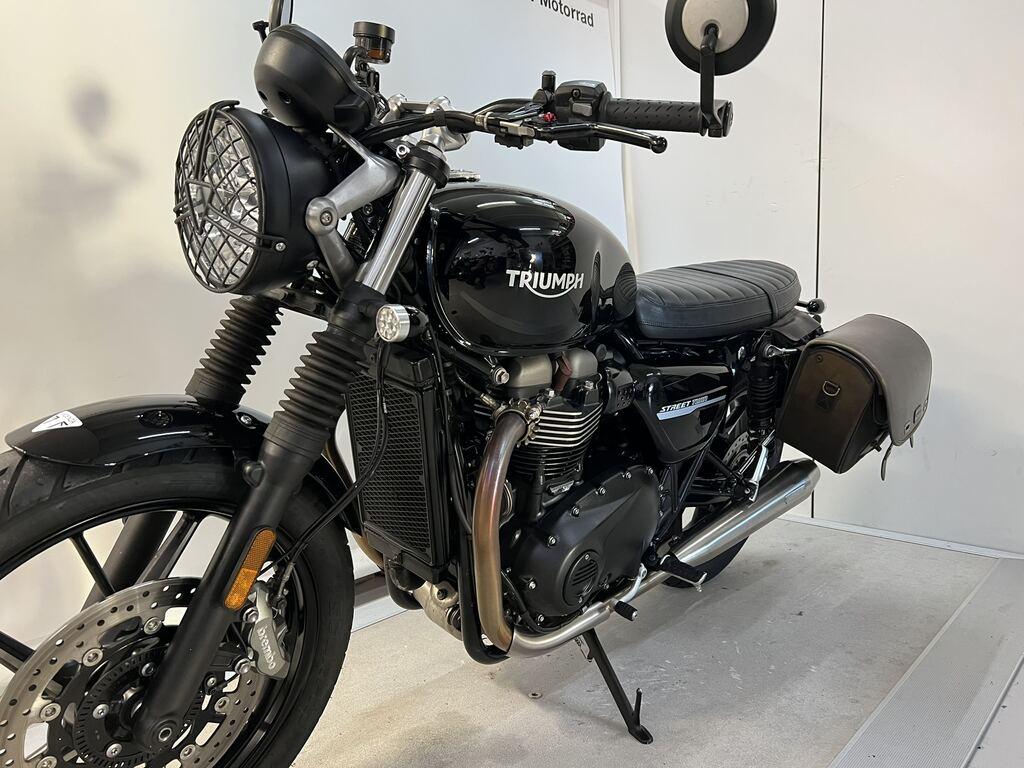 STREET TWIN 900