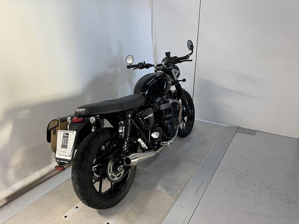 STREET TWIN 900