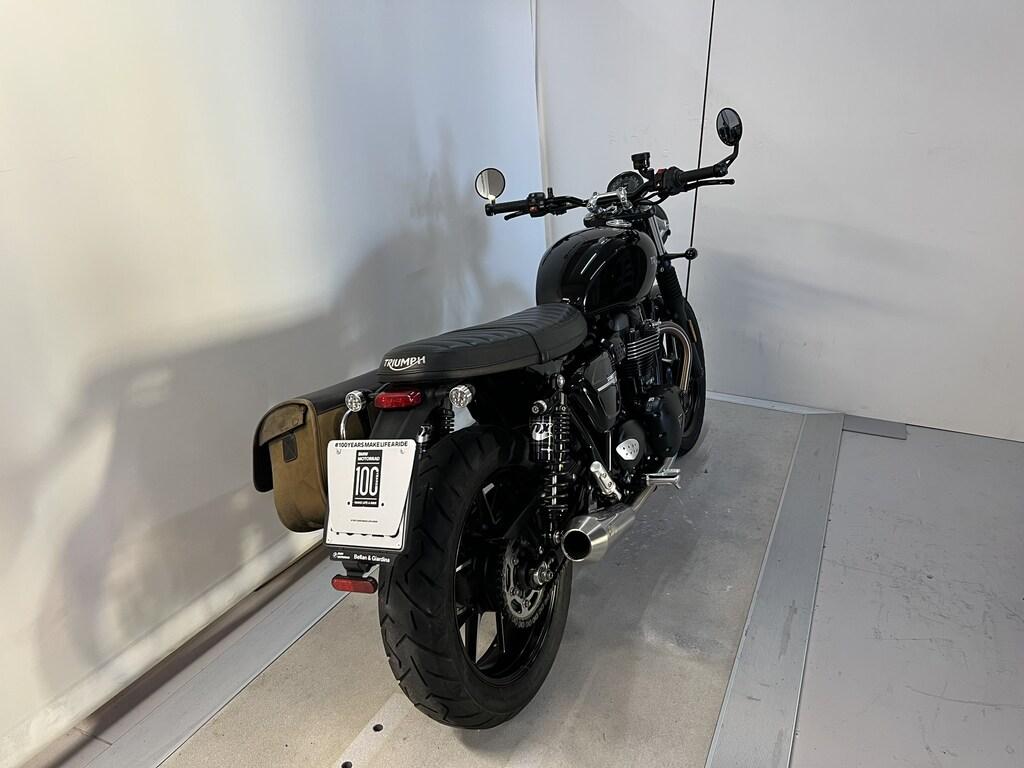 STREET TWIN 900