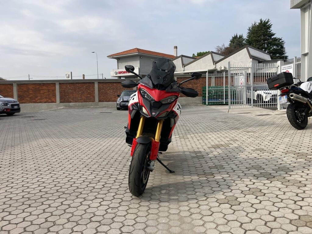 MULTISTRADA V4
