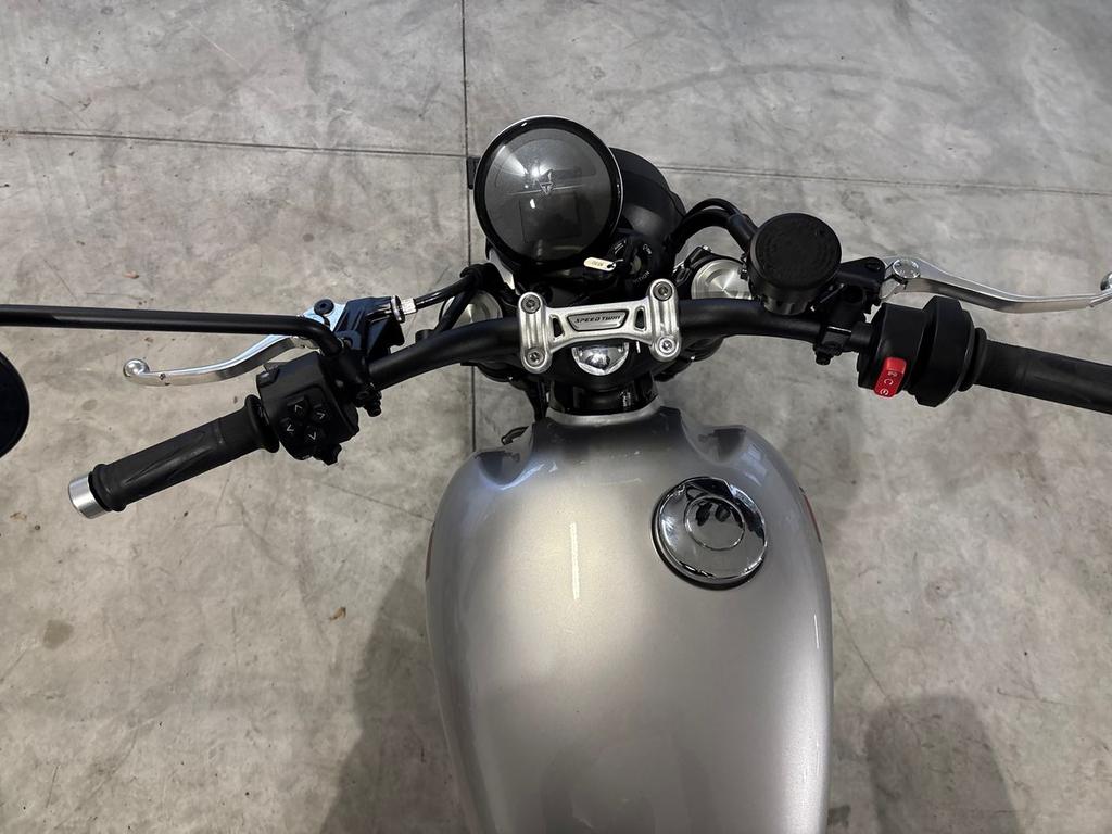 SPEED TWIN 900