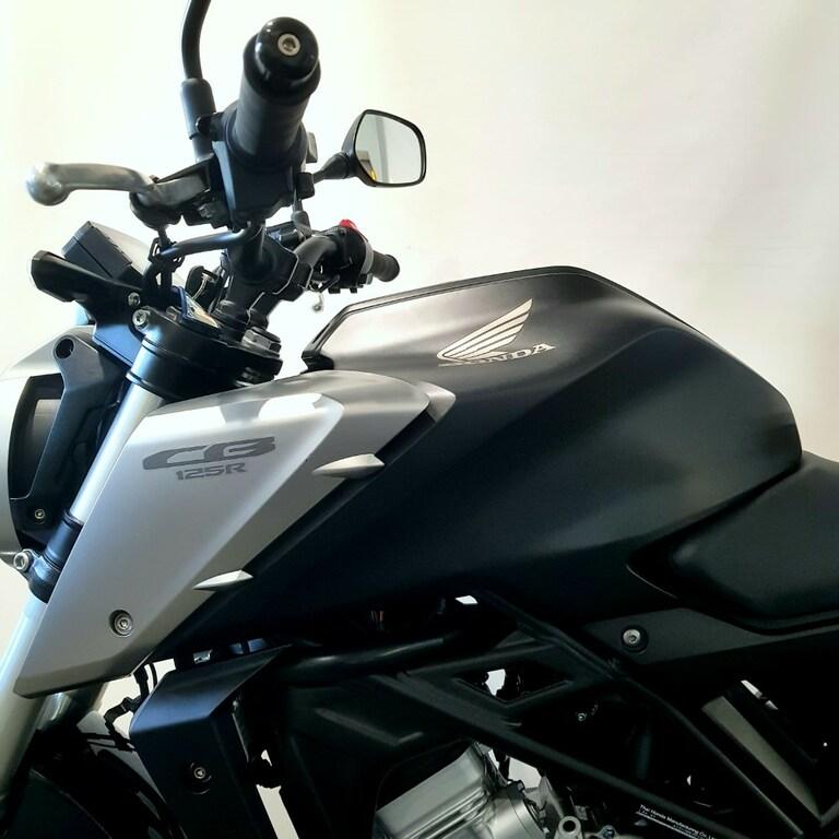 CB 125 R