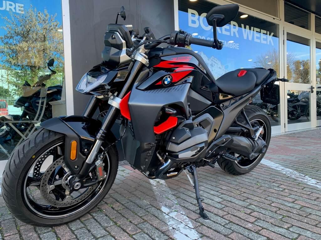 R 1300 R