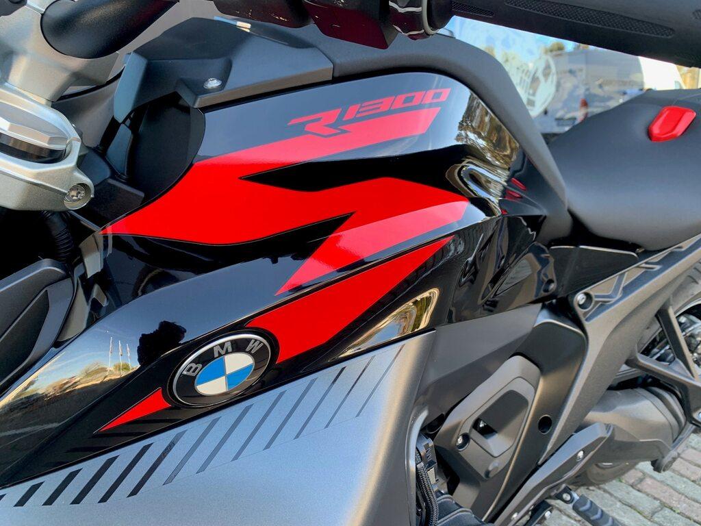 R 1300 R