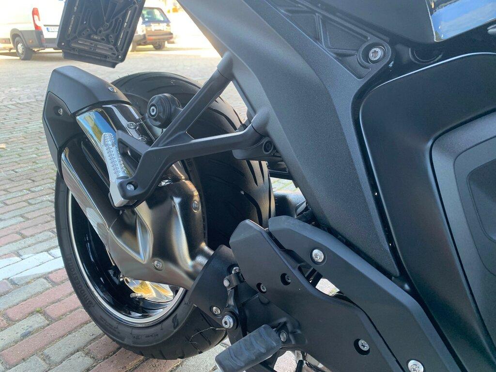 R 1300 R