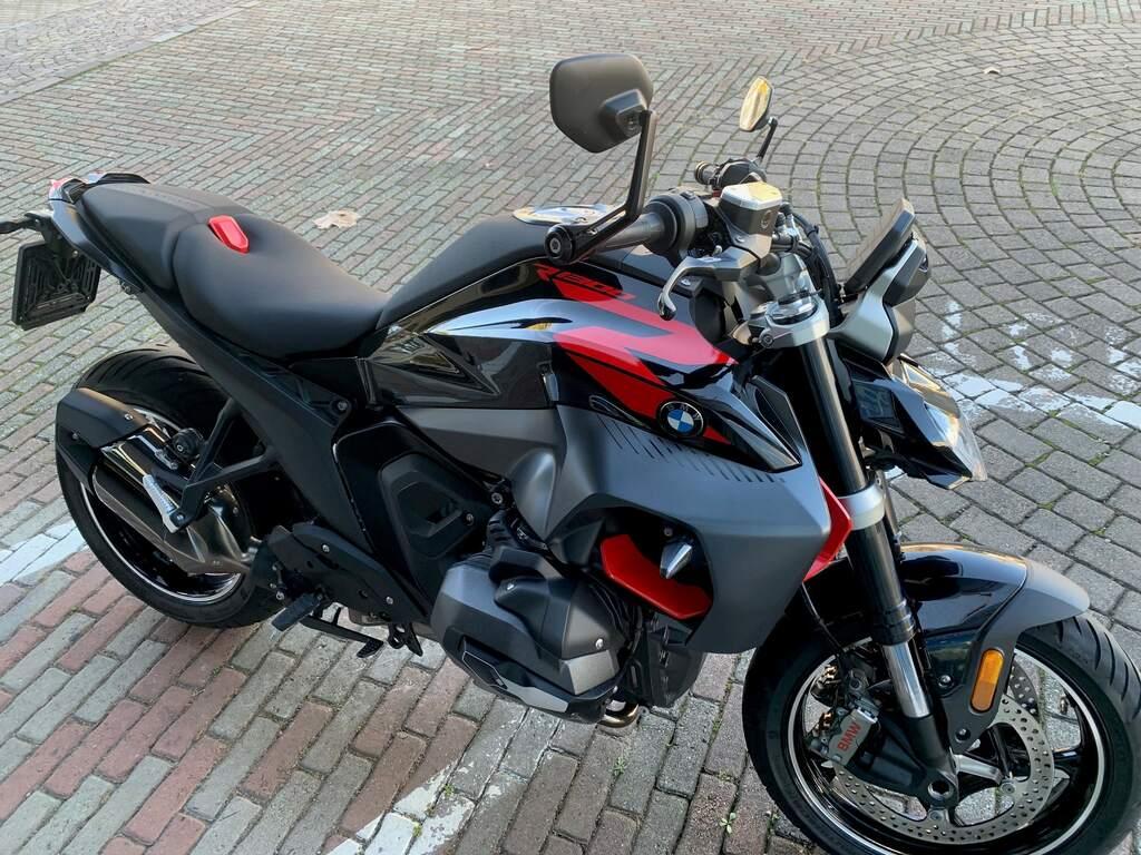 R 1300 R