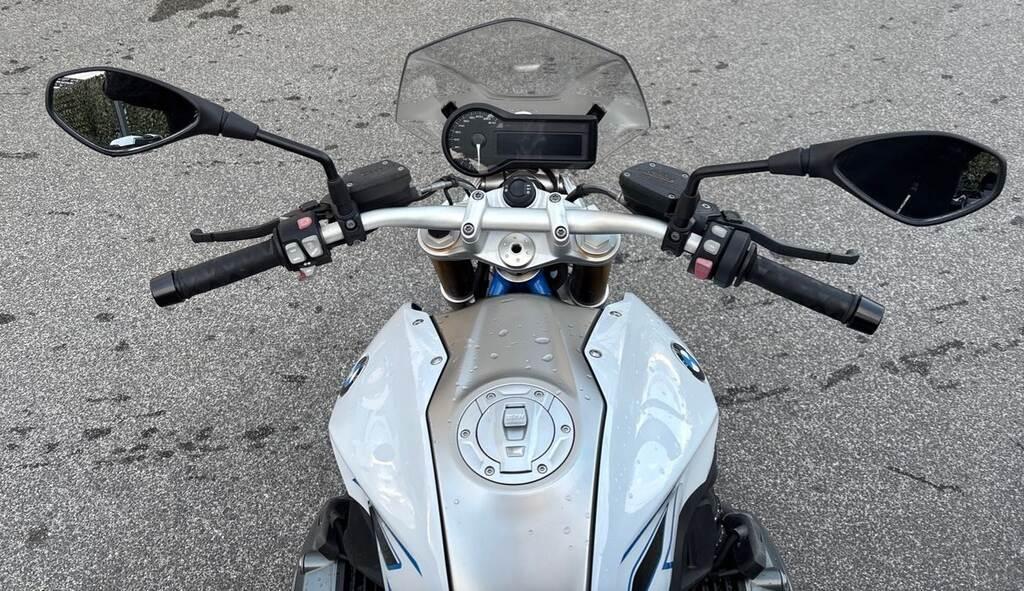 R 1200 R