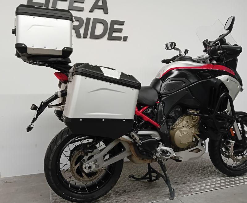 MULTISTRADA V4