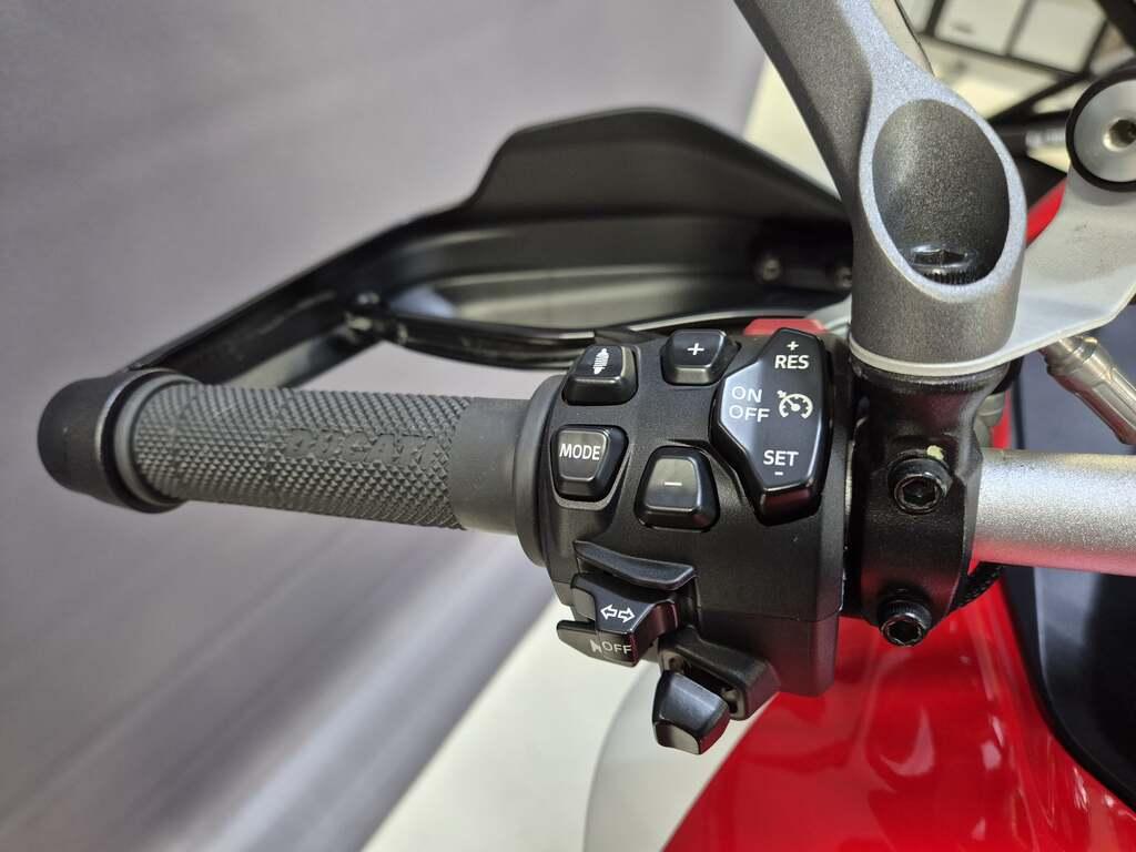 MULTISTRADA V4