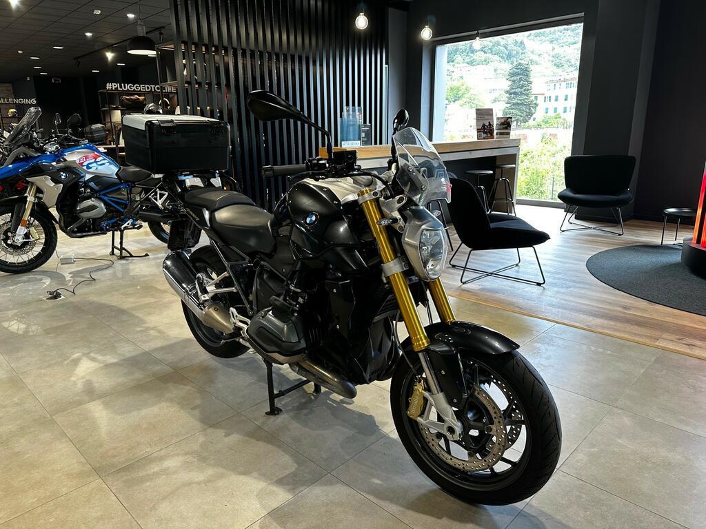 R 1200 R