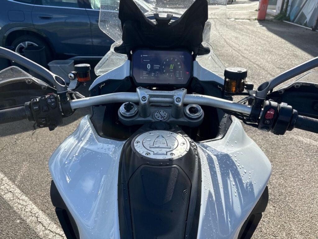 MULTISTRADA V4