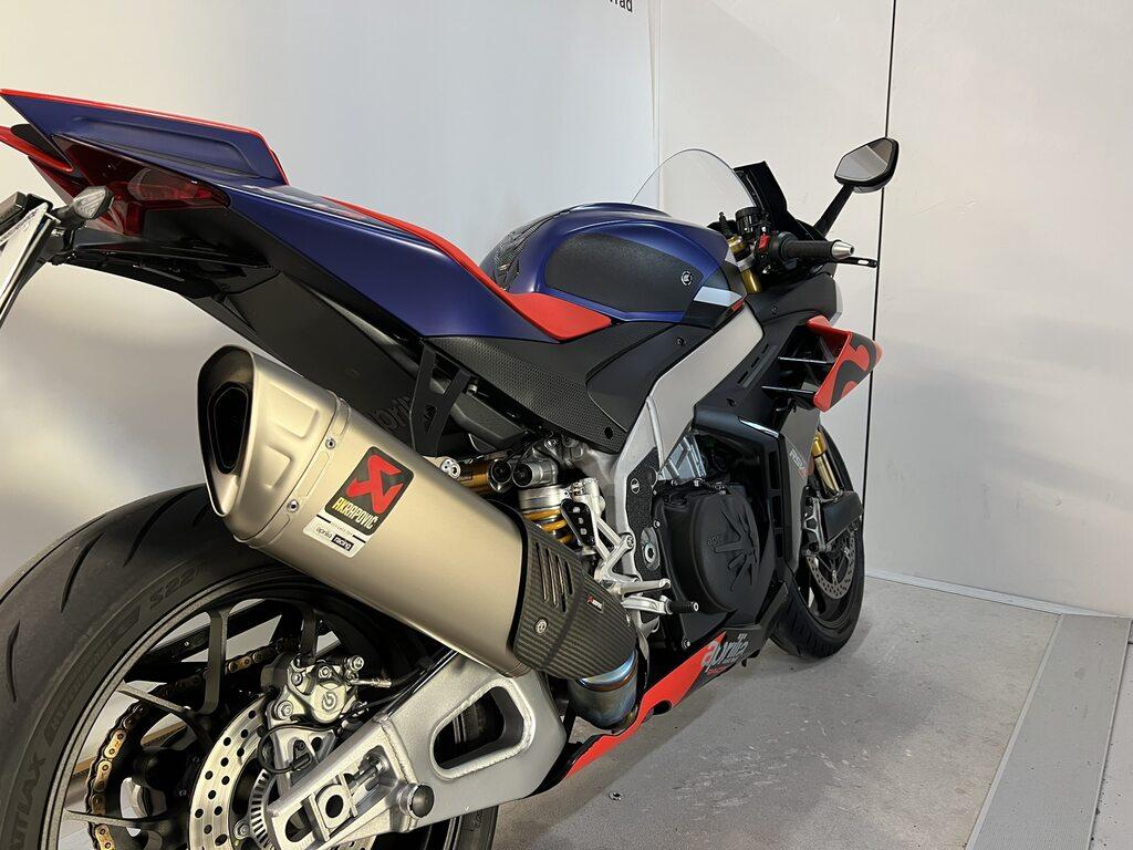 RSV4 1100