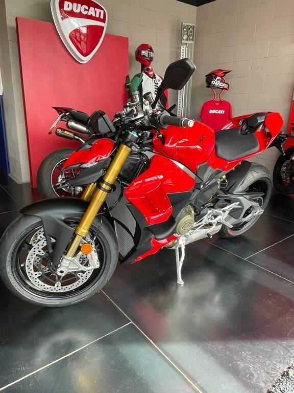 STREETFIGHTER V4 1100