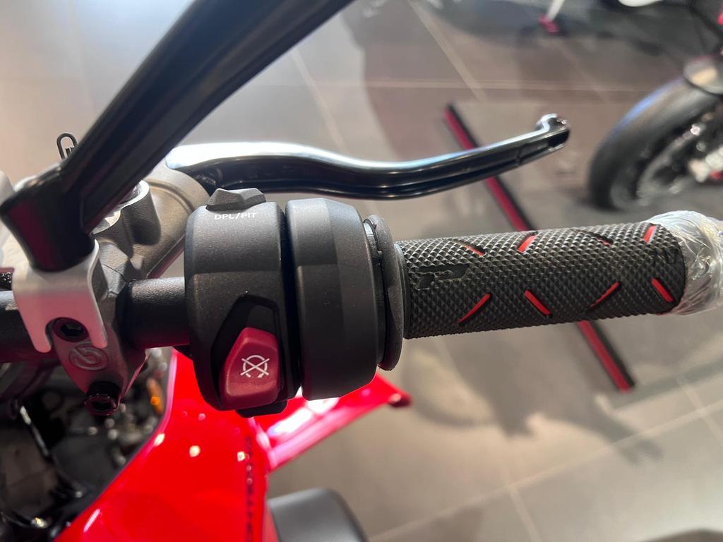 STREETFIGHTER V4 1100