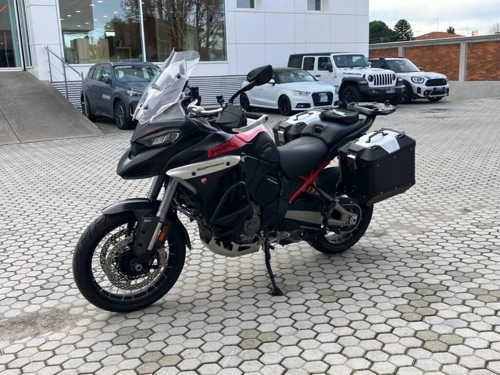 MULTISTRADA V4