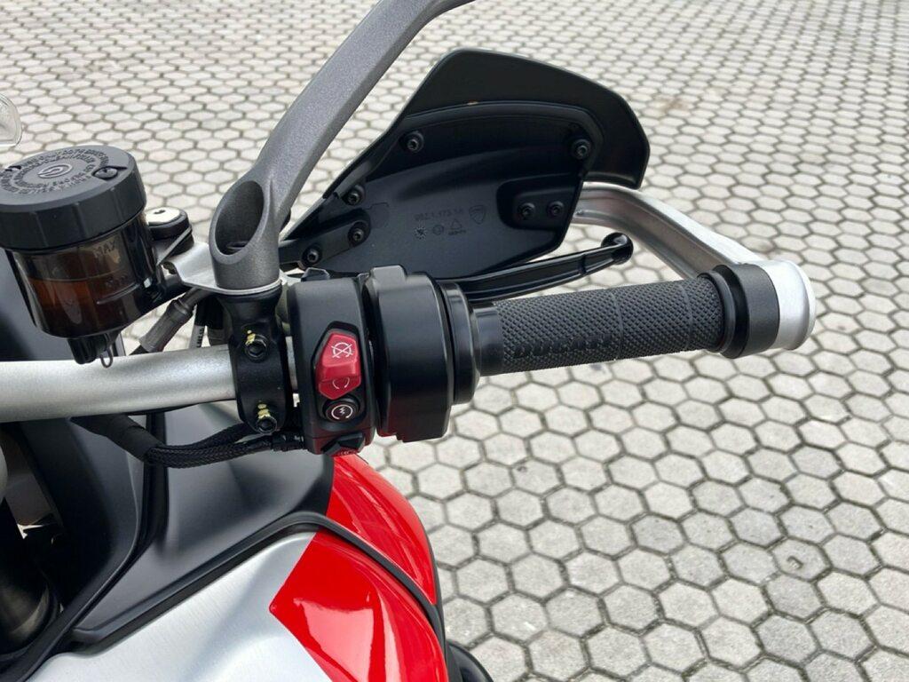 MULTISTRADA V4