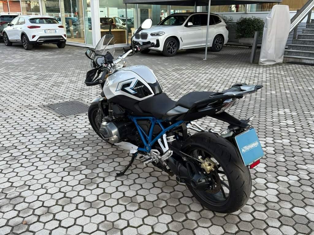 R 1200 R