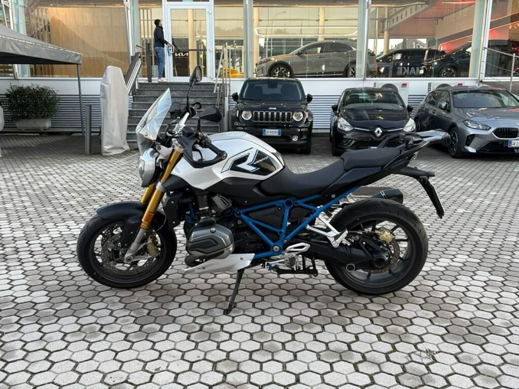 R 1200 R
