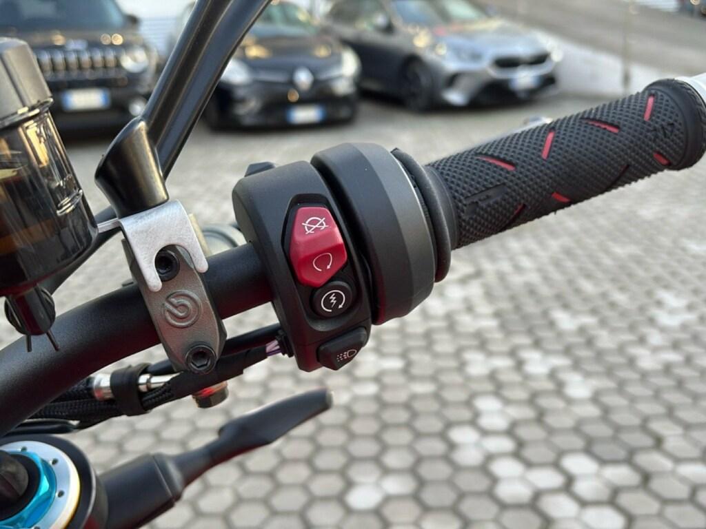 STREETFIGHTER V4 1100