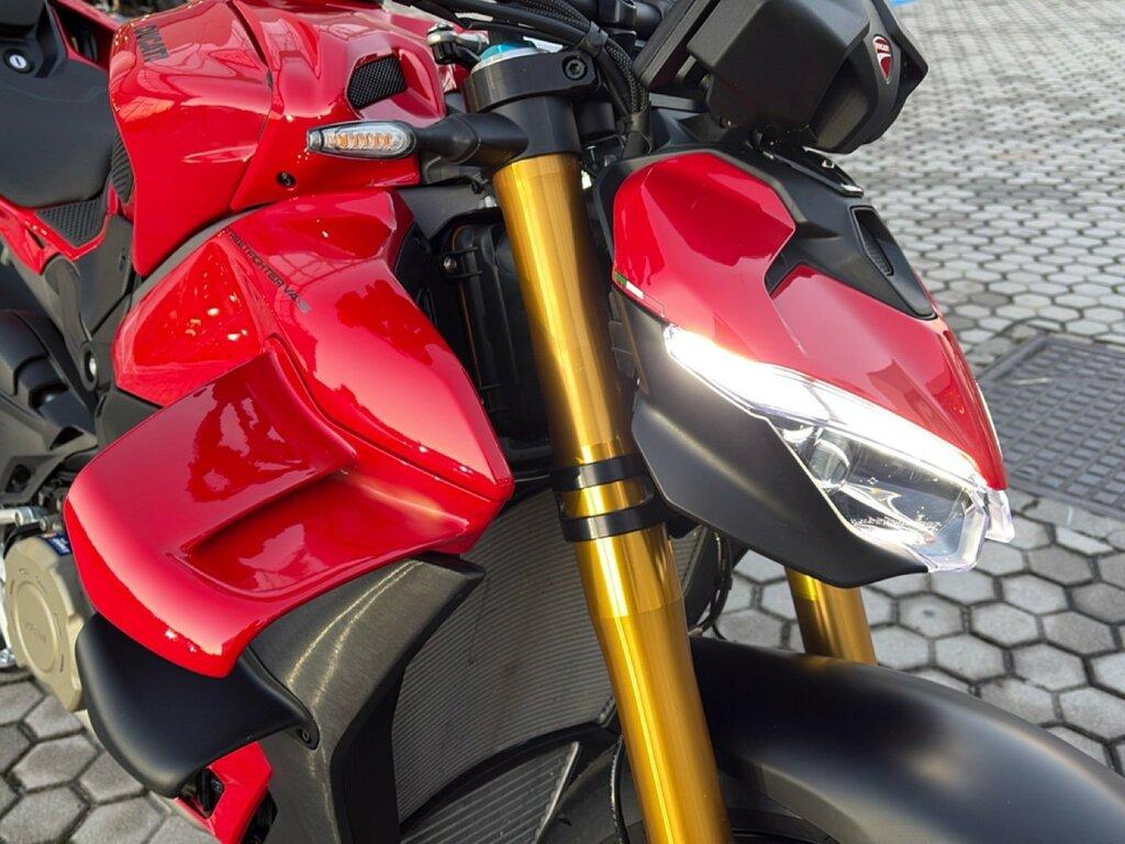 STREETFIGHTER V4 1100