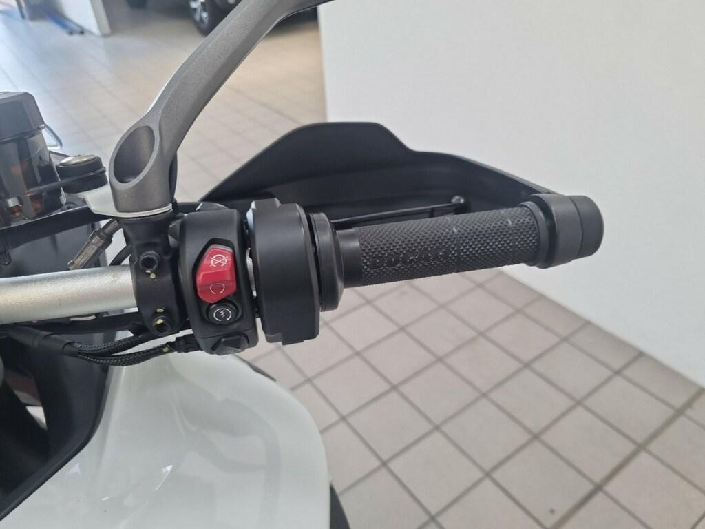 MULTISTRADA V4