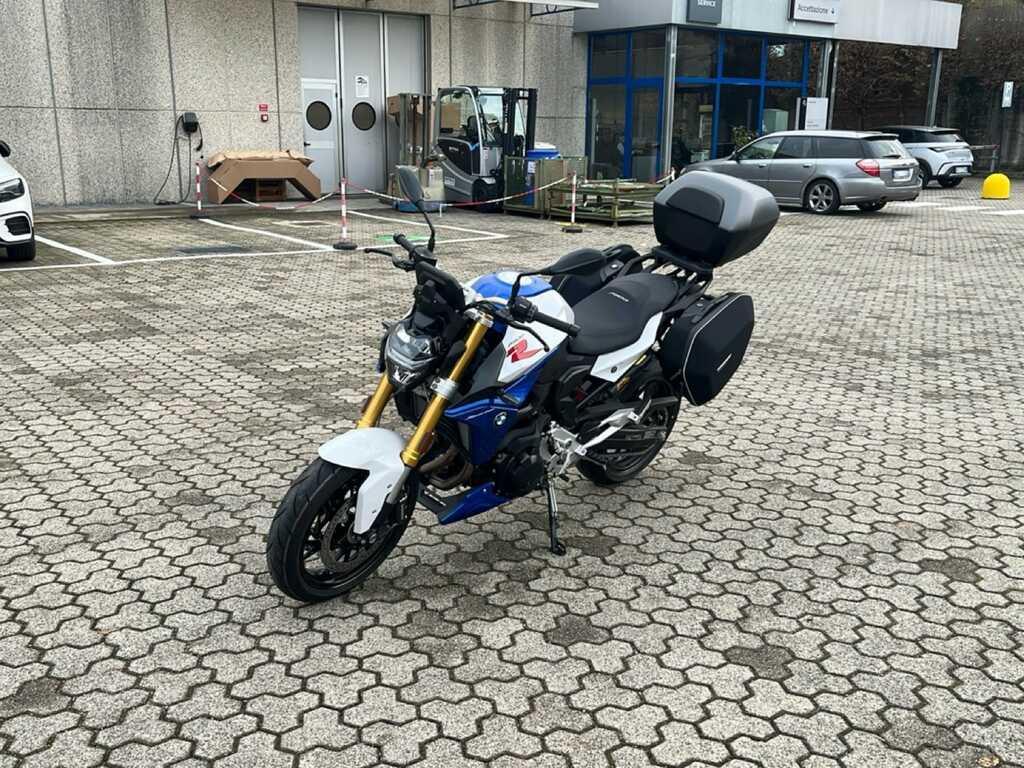 F 900 R
