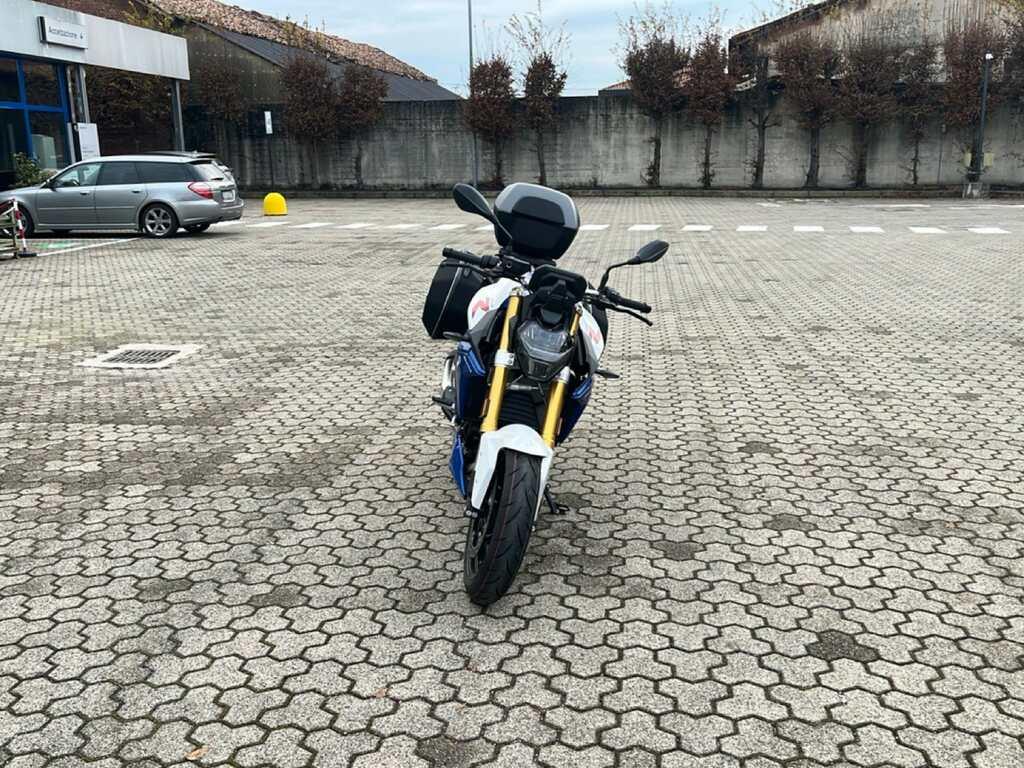 F 900 R