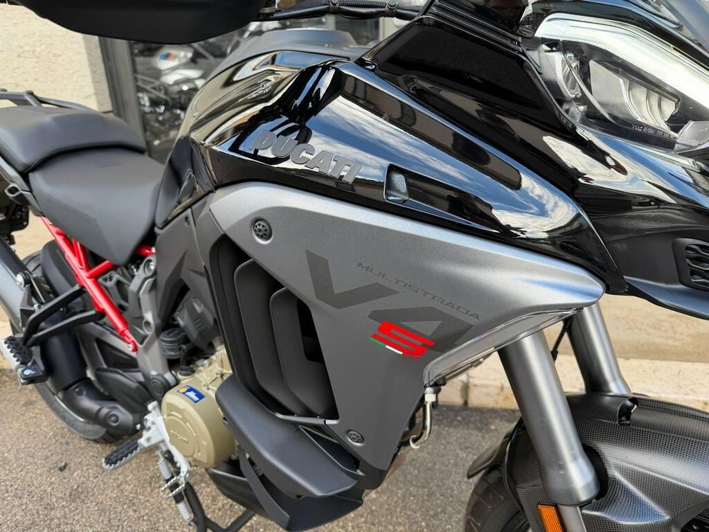 MULTISTRADA V4