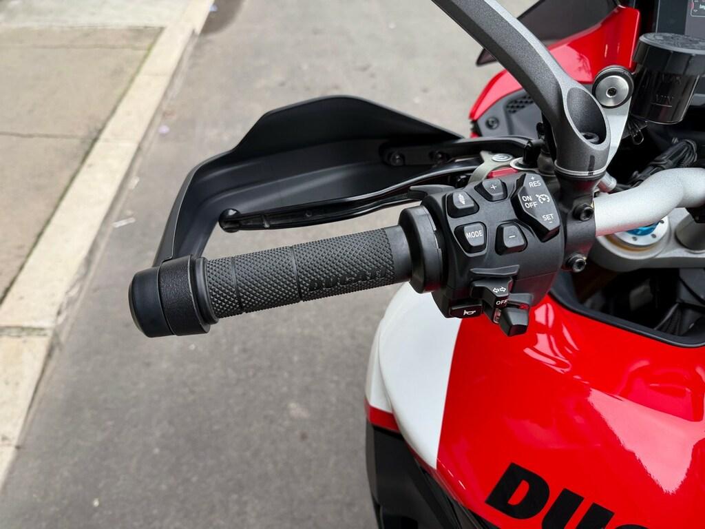 MULTISTRADA V4