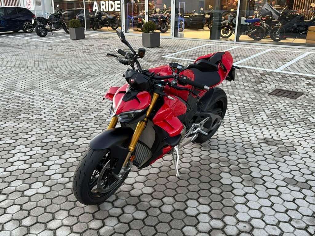 STREETFIGHTER V4 1100