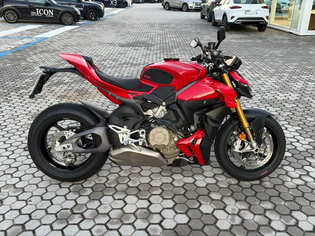 STREETFIGHTER V4 1100