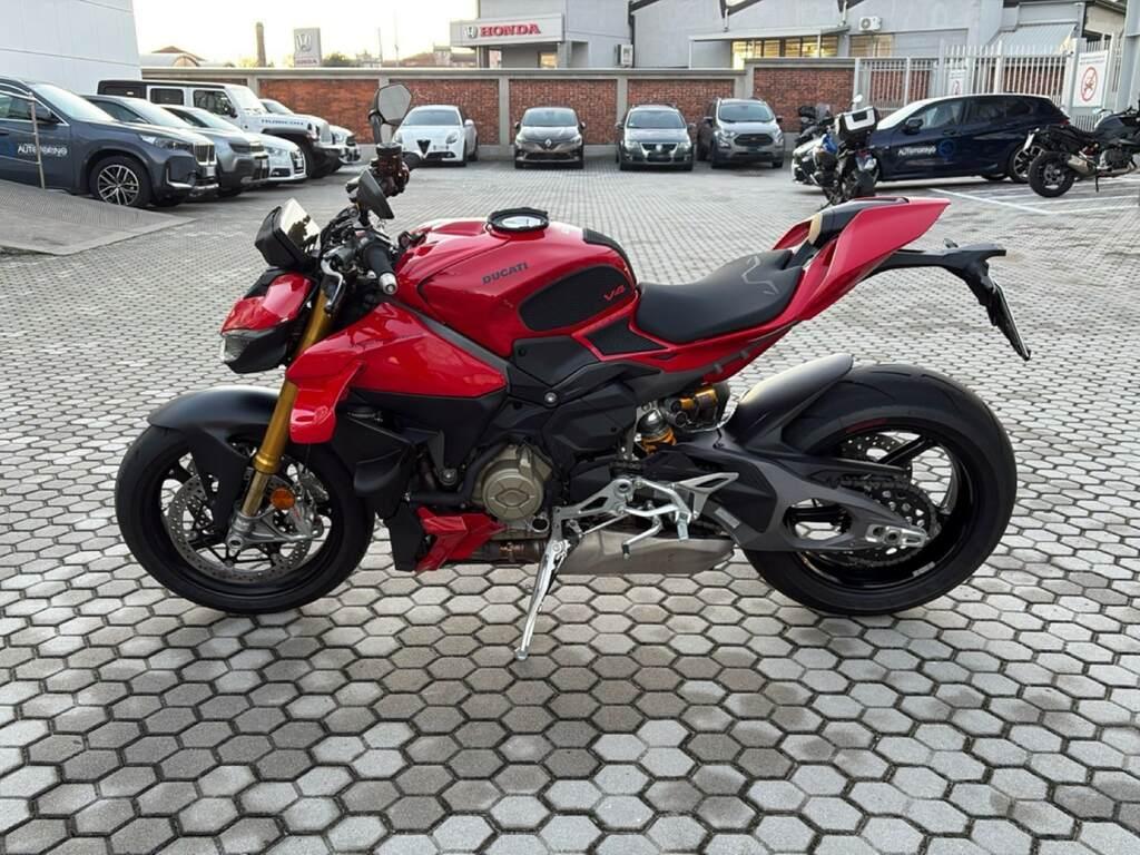 STREETFIGHTER V4 1100