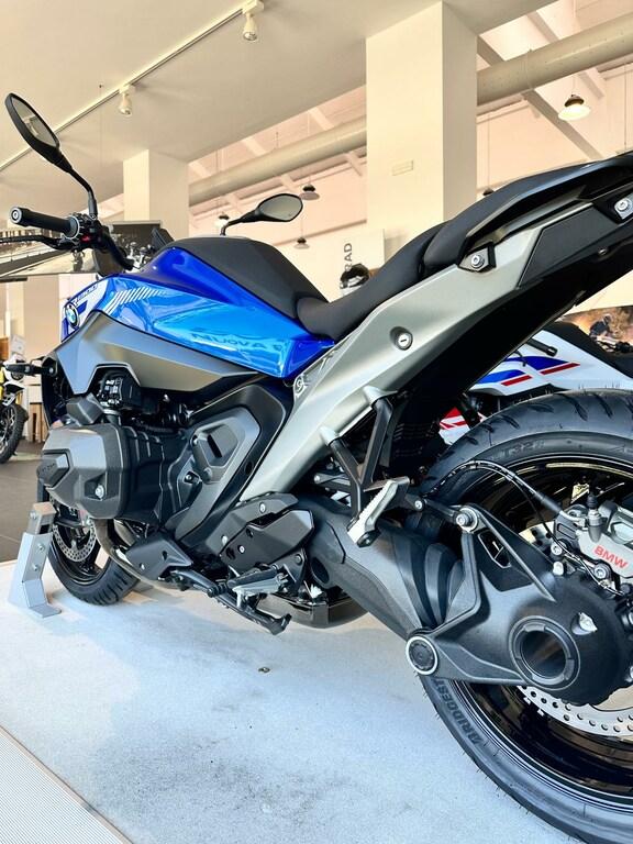 R 1300 R